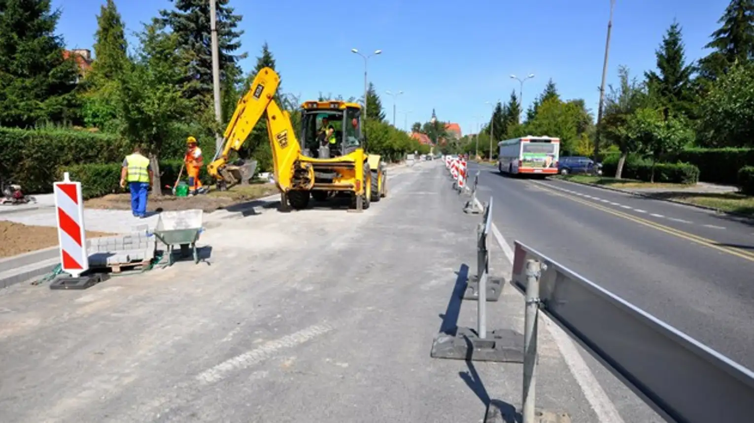 KOLEJNY ODCINEK DROGI DO REMONTU