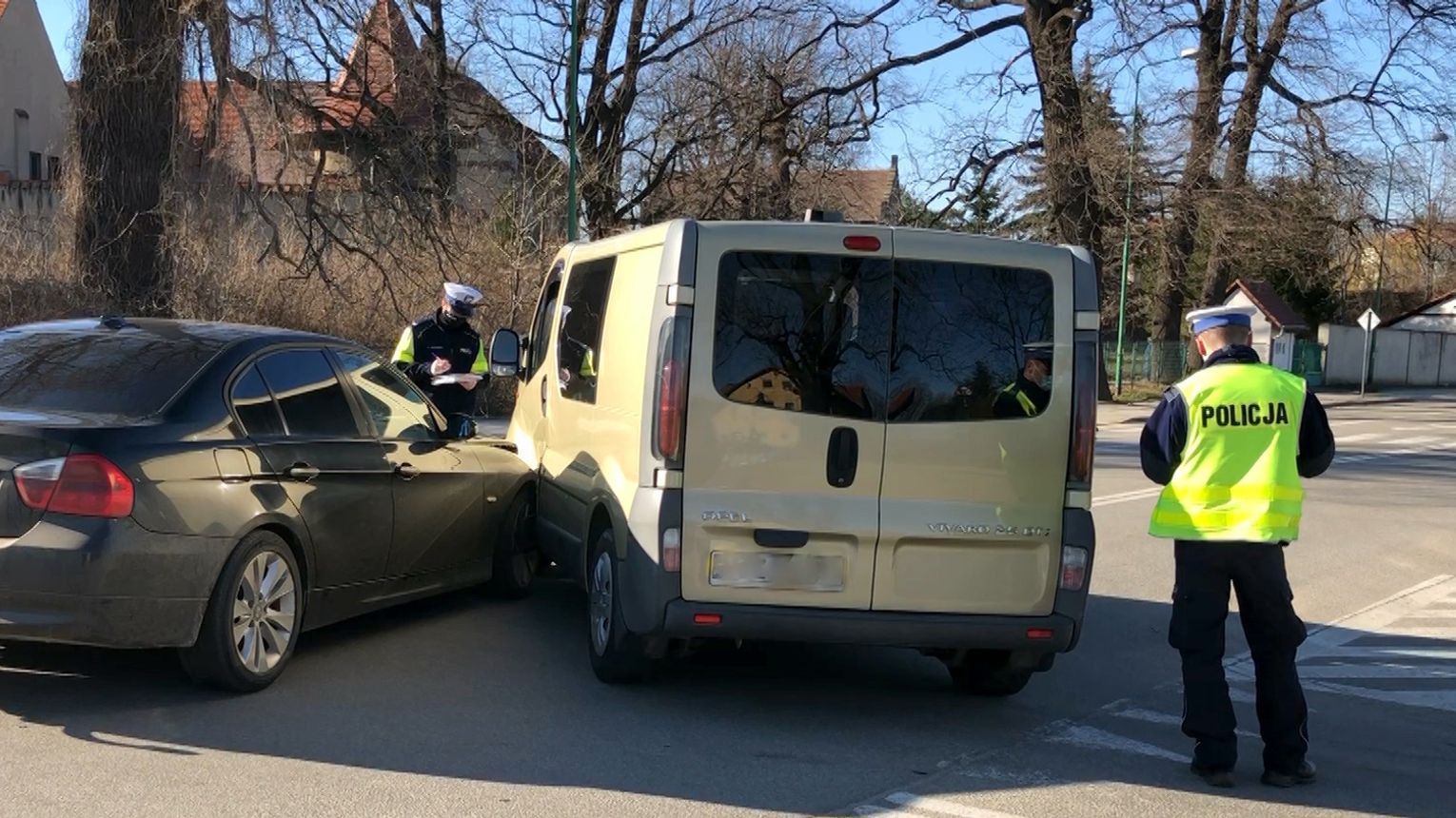 Zderzenie Bmw Z Oplem W Bielawie Aktualizacja Wideo