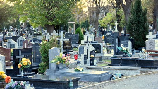 1 LISTOPADA BĄDŹMY OSTROŻNI