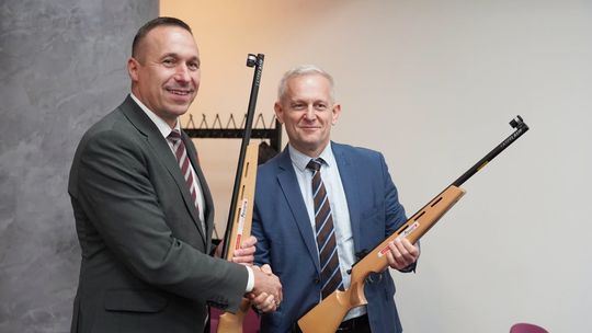 2 miliony złotych na strzelnice laserowe w dolnośląskich szkołach