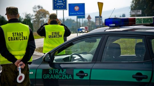 20 CUDZOZIEMCÓW W 7-OSOBOWYM BUSIE