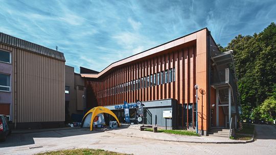 300 tys. zł wsparcia. Hala sportowa w Stroniu Śląskim zyskała nowe życie po powodzi