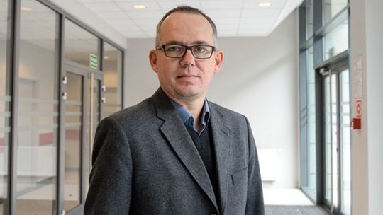 ABSOLWENT BIELAWSKIEGO LICEUM Z TYTUŁEM PROFESORSKIM