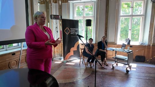 Adopcja i rodzicielstwo zastępcze – praktyczne wsparcie na spotkaniu w Jedlince