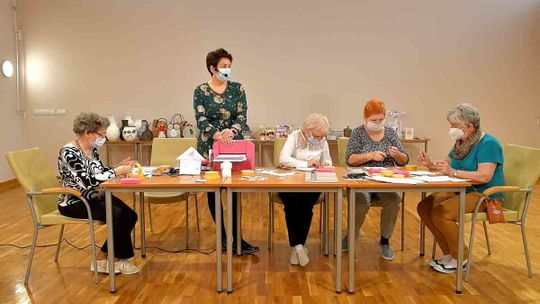 AKTYWNY SENIOR - KREATYWNY SENIOR – RĘKODZIEŁO CZ. 1