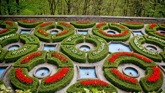 BAJKOWY OGRÓD NA SKALE, CZYLI TARASY ZAMKU KSIĄŻ 