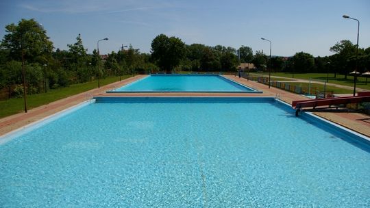 BASEN W DZIERŻONIOWIE CZYNNY OD 25 CZERWCA