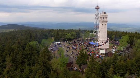 BĘDĄ REMONTOWAĆ WIEŻĘ NA WIELKIEJ SOWIE