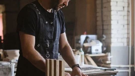 Bezpieczeństwo pracy z szlifierką szerokotaśmową - to musisz wiedzieć!