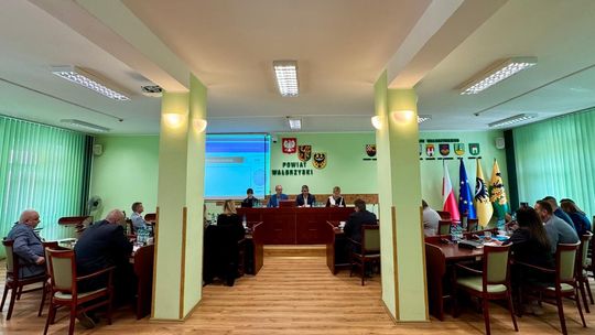 Bezpieczniej na Zamkowej – Powiat Wałbrzyski wspiera modernizację drogi w Jedlinie-Zdroju