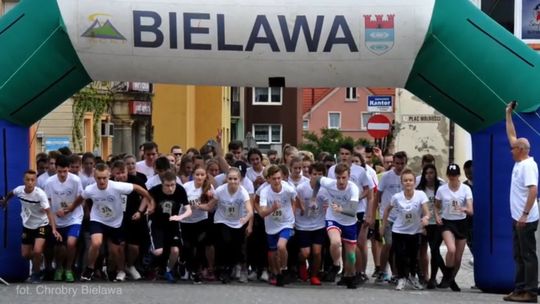 BIEG ABSOLWENTA LICEUM W BIELAWIE ZA NAMI