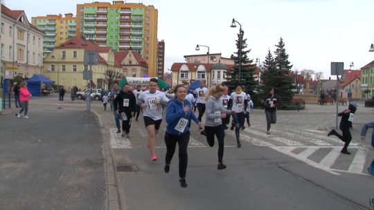 BIEGALI WILCZYM TROPEM W BIELAWIE