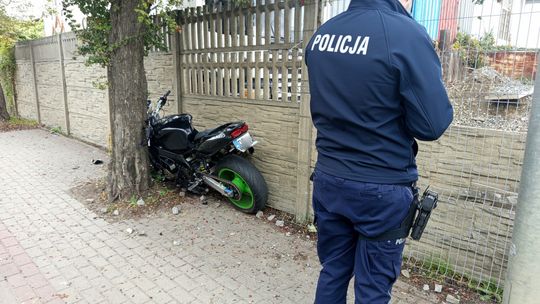 Bielawa. Motocyklem uderzył w płot na Żeromskiego