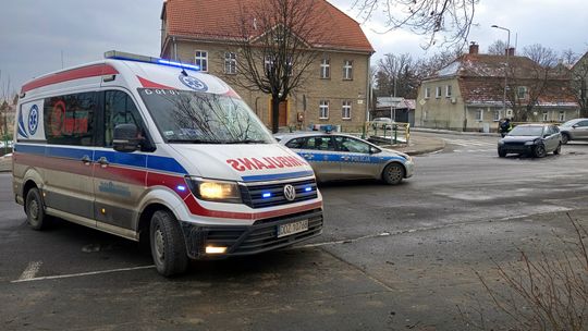 Bielawa, nietrzeźwy spowodował zderzenie na ul. Wolności