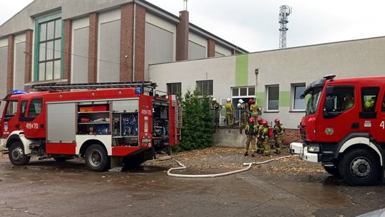 Bielawa, pożar na  hali przy ul. Lotniczej