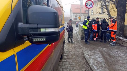 Bielawa. Quadem wjechał w pieszego na Kopernika