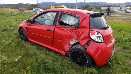 Bielawa, Renault wypadł z obwodnicy