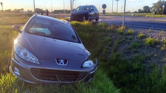 Bielawa. Zderzenie osobówek na obwodnicy Dzierżoniowa