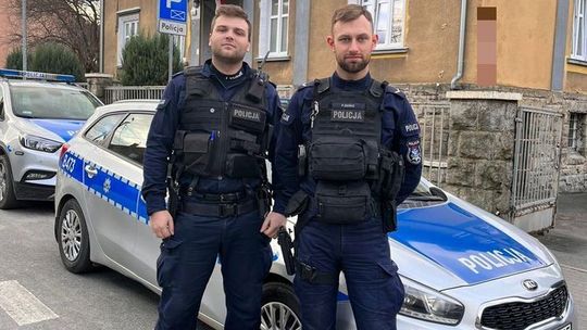 Bielawscy policjanci Zespołu Patrolowo-Interwencyjnego uratowali ludzkie życie