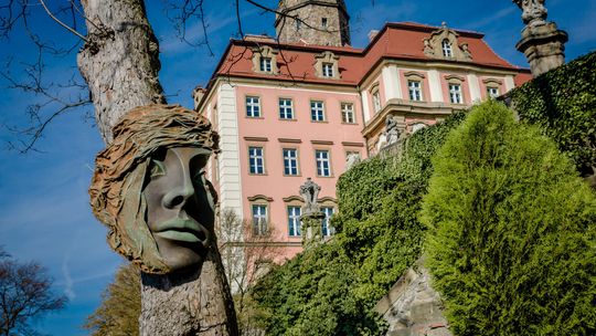 BILETOMATY, OGRODY KWIATÓW I OTWARTY ZAMEK