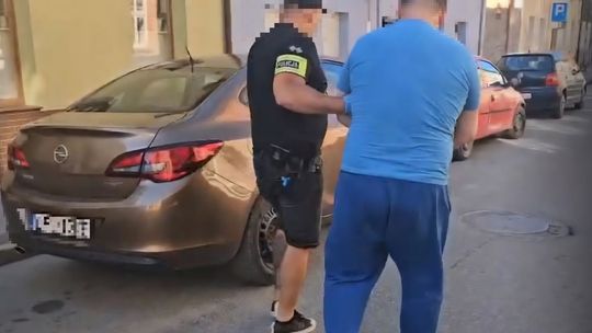 Blisko 2,5 kg amfetaminy w proszku i w płynie nie trafi na rynek