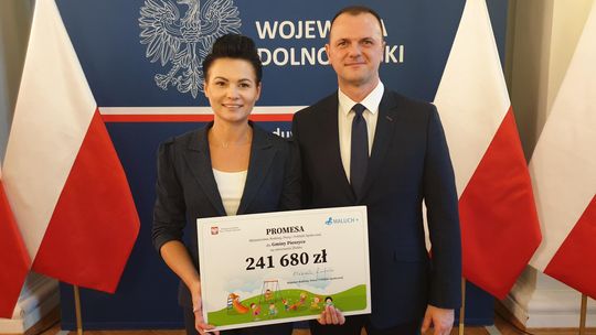 BLISKO 250.000 ZŁ DLA PIESZYC 