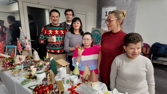 Bożonarodzeniowy Kiermasz w Urzędzie Marszałkowskim Województwa Dolnośląskiego Bożonarodzeniowy Kiermasz w Urzędzie Marszałkowskim Województwa Dolnośląskiego