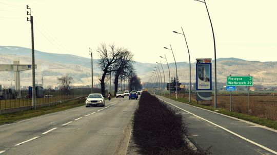 BUDOWA OBWODNICY – ZMIANY NA DRODZE DZIERŻONIÓW – PIESZYCE