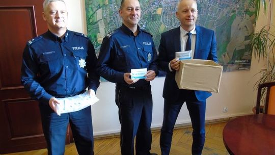 BURMISTRZ BIELAWY PRZEKAZAŁ NARKOTESTY