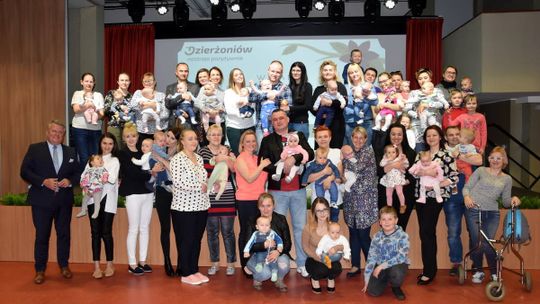 BURMISTRZ DZIERŻONIOWA SPOTKAŁ SIĘ Z NAJMŁODSZYMI MIESZKAŃCAMI