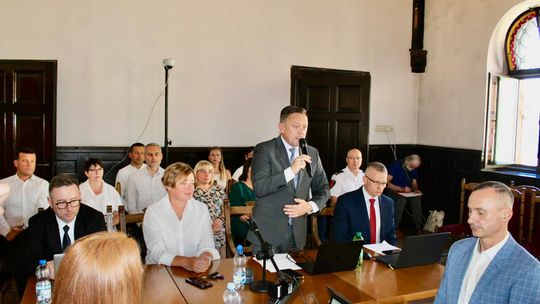 Burmistrz Nowej Rudy Tomasz Kiliński z absolutorium