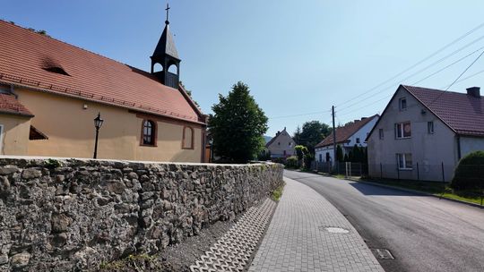 Burmistrz Pieszyc Podsumowuje Inwestycje w Piskorzowie i Bratoszowie