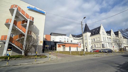 CZTERECH RATOWNIKÓW MEDYCZNYCH Z KORONAWIRUSEM!