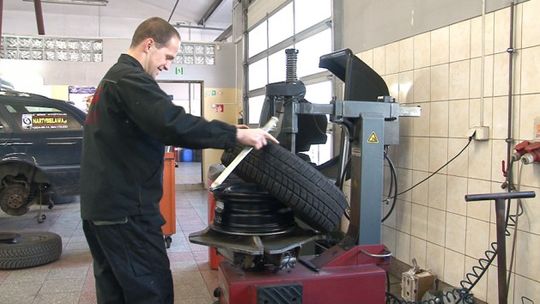 CZY JUŻ CZAS NA ZMIANĘ OPON ?