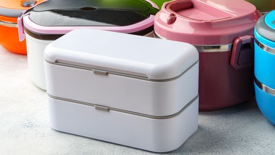 Czy styropianowe pojemniki to najlepsze rozwiązanie do transportu żywności?