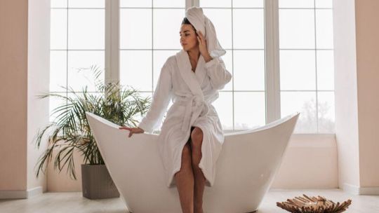 Dlaczego szlafrok damski powinien stać się stałą częścią twojej garderoby?