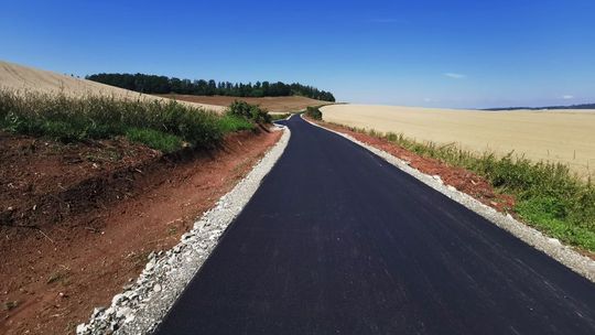Dobiega końca przebudowa odcinka drogi powiatowej Wambierzyce-Raszków