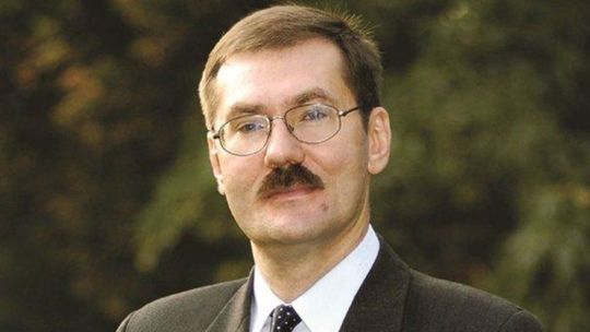 DOLNOŚLĄSKI KURATOR OŚWIATY APELUJE O ODWOŁANIE WYCIECZEK