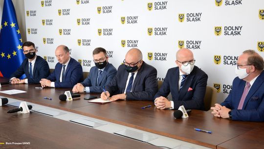 DOLNOŚLĄSKIE KOLEJE AGLOMERACYJNE WYJEŻDŻAJĄ NA TORY