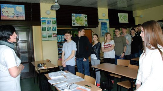 DORADCY ZAWODOWI SPOTKALI SIĘ Z GIMNAZJALISTAMI I ICH RODZICAMI