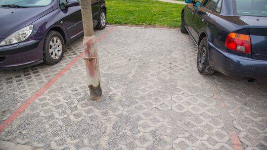 DROGOWE ABSURDY - PARKINGI