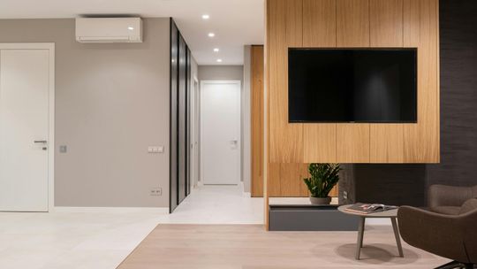 Drzwi białe czy dębowe? Trendy 2025