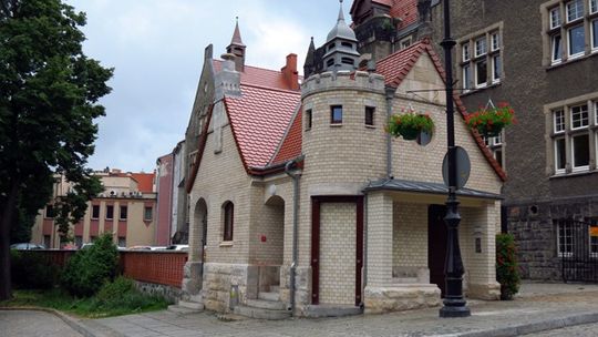 DWIE PUBLICZNE TOALETY W WAŁBRZYCHU 