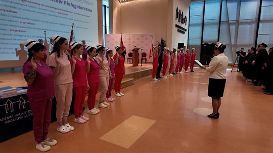 Dyplomatorium 2025 w Wałbrzychu: Pielęgniarki z Czepkami wkraczają w Zawód