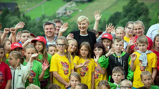 DZIECI Z ZĄBKOWIC ŚLĄSKICH WRÓCIŁY Z "WAKACJI Z MUSZKIETERAMI"