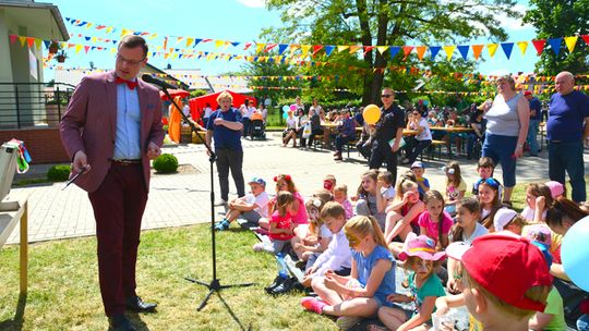 DZIEŃ SĄSIADA PRZY UL. NOWOWIEJSKIEJ W DZIERŻONIOWIE