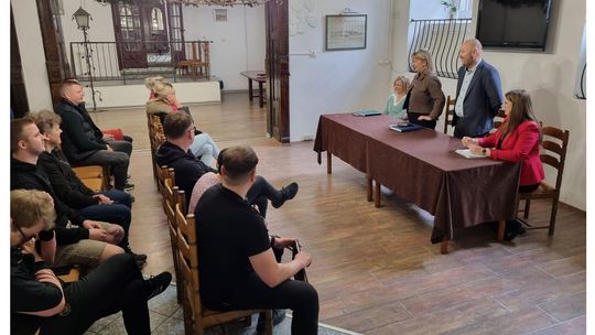 Dzierżoniów chce ożywić centrum miasta – spotkanie z przedsiębiorcami w sprawie ogródków gastronomicznych