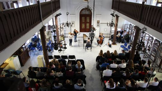 DZIERŻONIÓW NASTRAJA NA BAROK