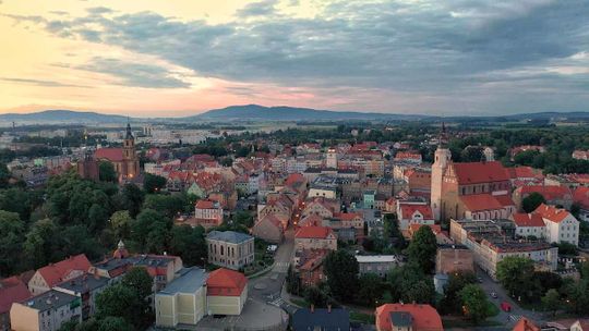 DZIERŻONIÓW ODRESTAUROWUJE ZABYTKI