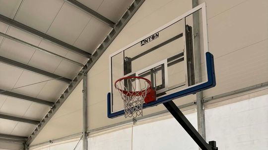 Dzierżoniów: Otwarcie boiska do kosza
